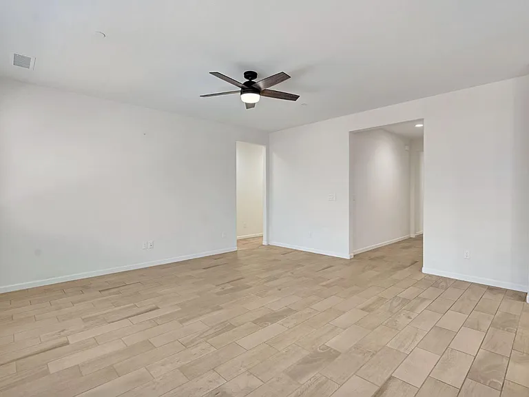 2153 Lombard Ln — Photo 8