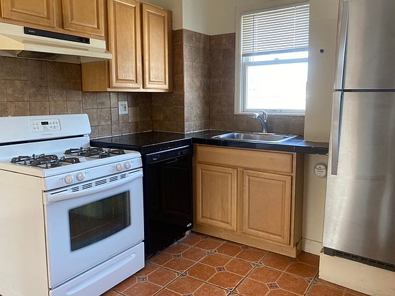 3rd image of 1501 River Rd #1202