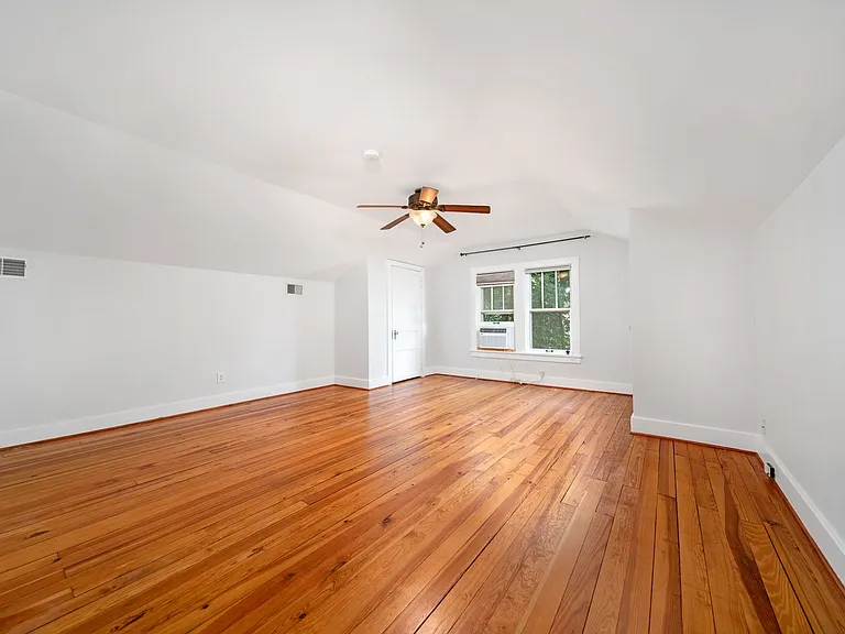 1710 Gale Ln — Photo 20
