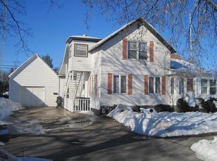 227 E Carroll St, Portage, WI 53901