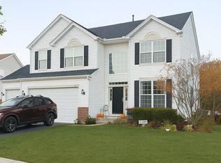 246 W Winding Trail Cir, Round Lake, IL 60073