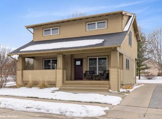 5674 Long Meadow Ct, Johnston, IA 50131
