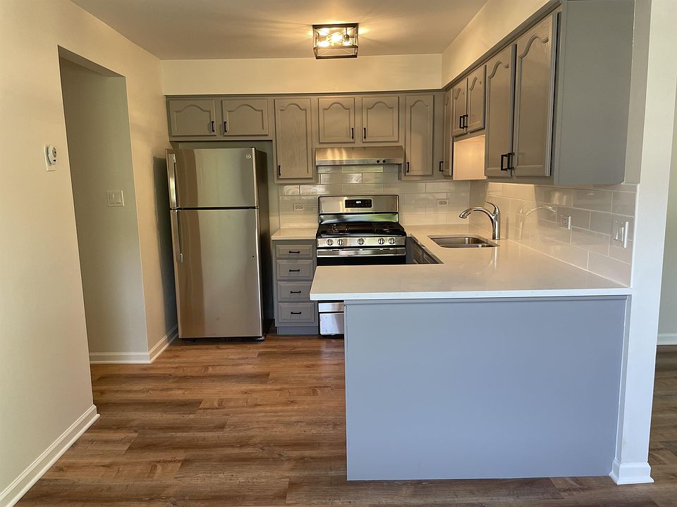 1st image of 4525 Sunnyside Ave #2N