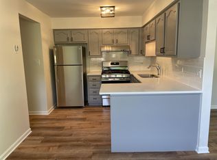 4525 Sunnyside Ave #2N, Brookfield, IL 60513