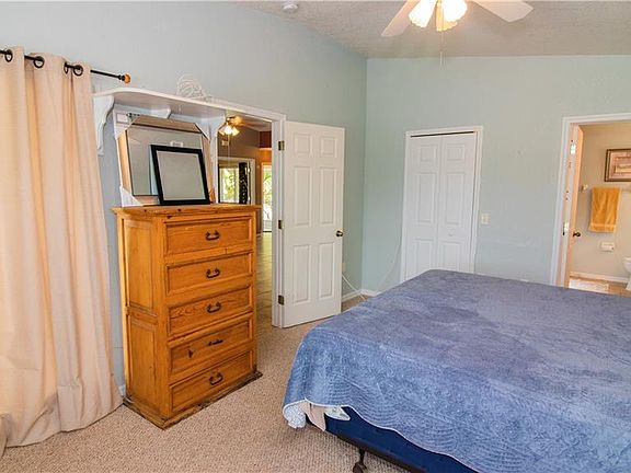 3rd image of 164 Bonita Dr