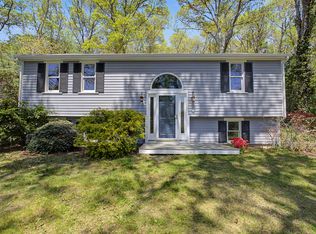 7 Holly Ln, East Sandwich, MA 02537