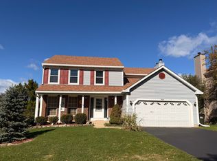 721 Mohican Trl, Lake In The Hills, IL 60156