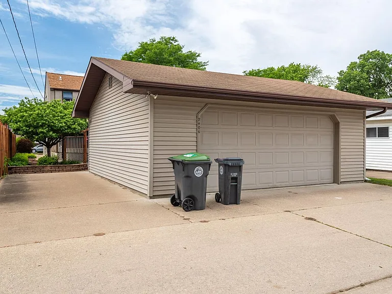 2406 Wood St — Photo 29