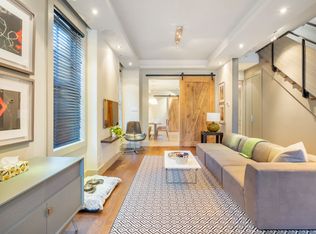 40 Beverley St #1, Toronto, ON M5T1X9