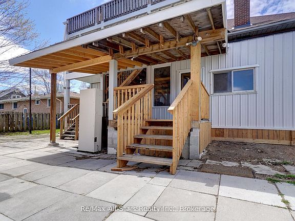 4th image of 94 Adelaide St N