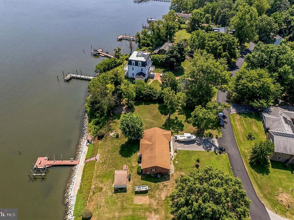 1st image of 43308 Riverside Dr