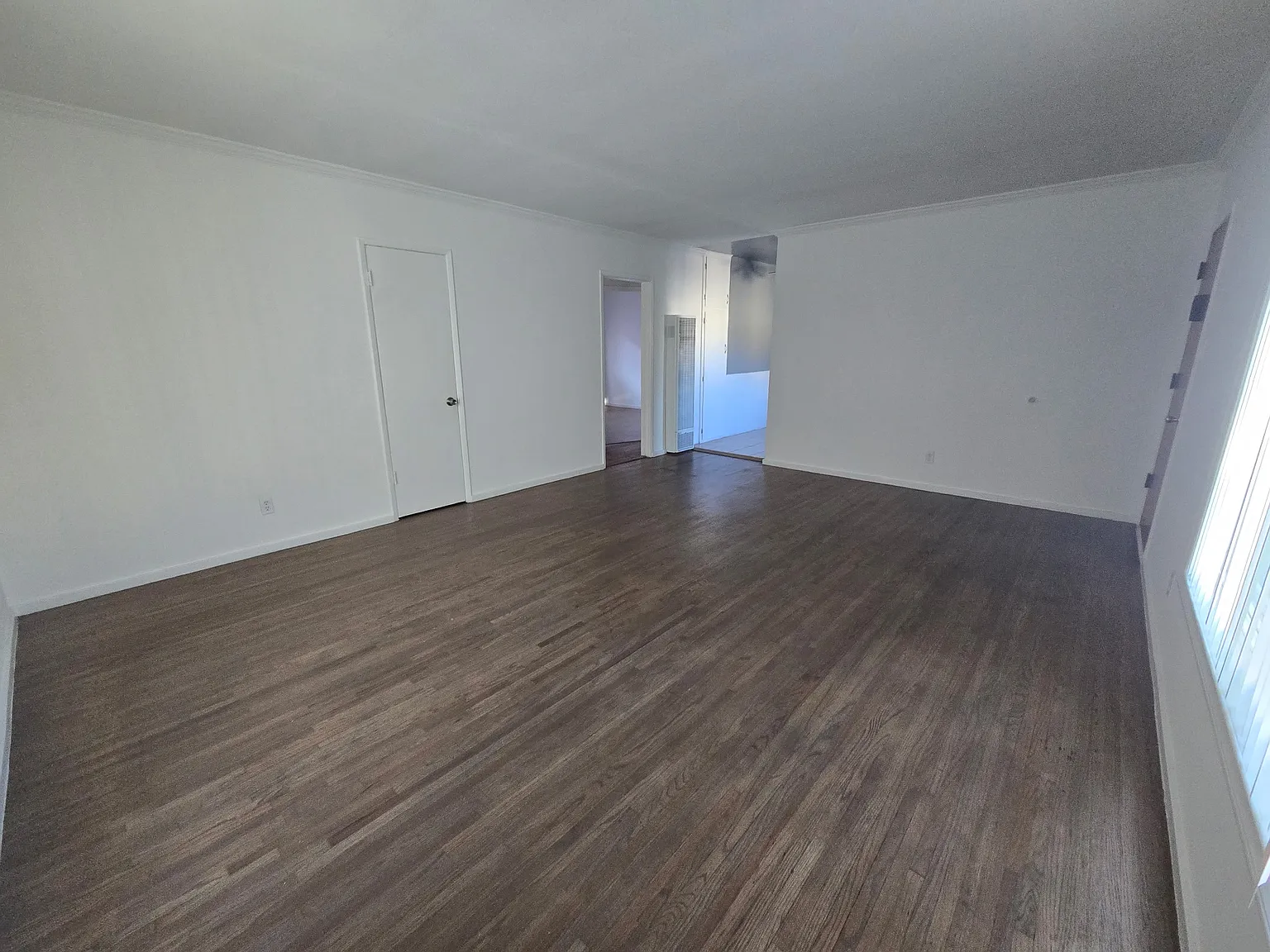 2 bed, 650 sqft, $2,575 — Photo 3
