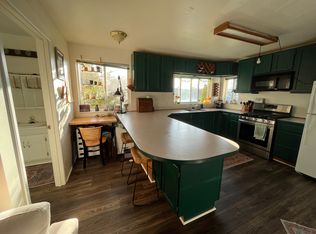 619 35th St #B, Anacortes, WA 98221