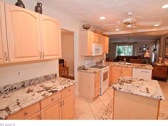 3rd image of 1419 San Roberto Cir