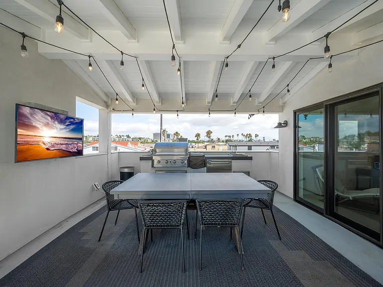 3940 Seashore Dr — Photo 49