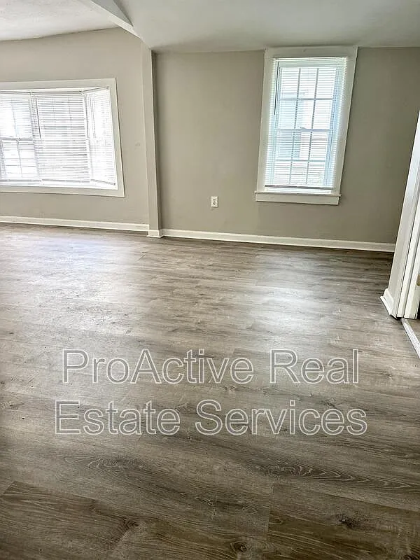 2 bed, 1.0 bath, 740 sqft, $1,650 — Photo 2