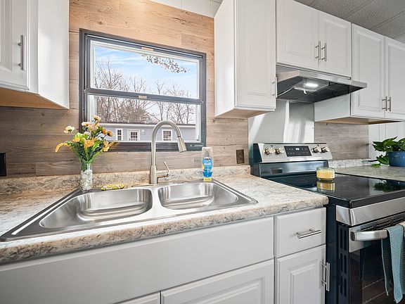 5th image of 802 Nottingham Drive #79-802