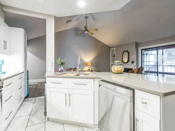 1202 Thorpe Ln APT 406D, San Marcos, TX 78666