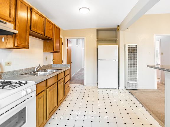 4th image of 245 Chenery St APT 4