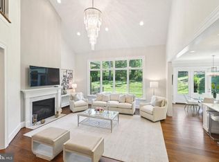 305 Old Courthouse Rd NE, Vienna, VA 22180