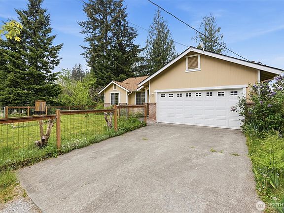 2nd image of 3001 Green Valley Drive