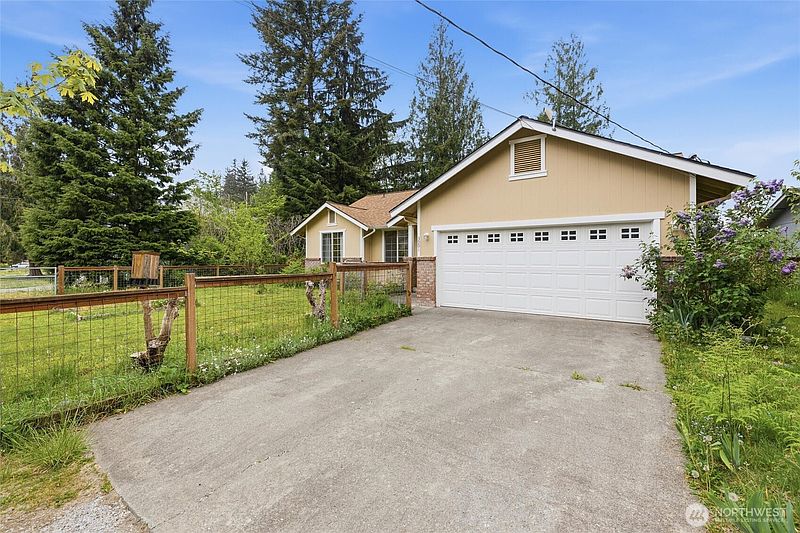 2nd image of 3001 Green Valley Drive