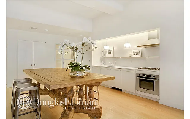 Rented by Douglas Elliman | media 17