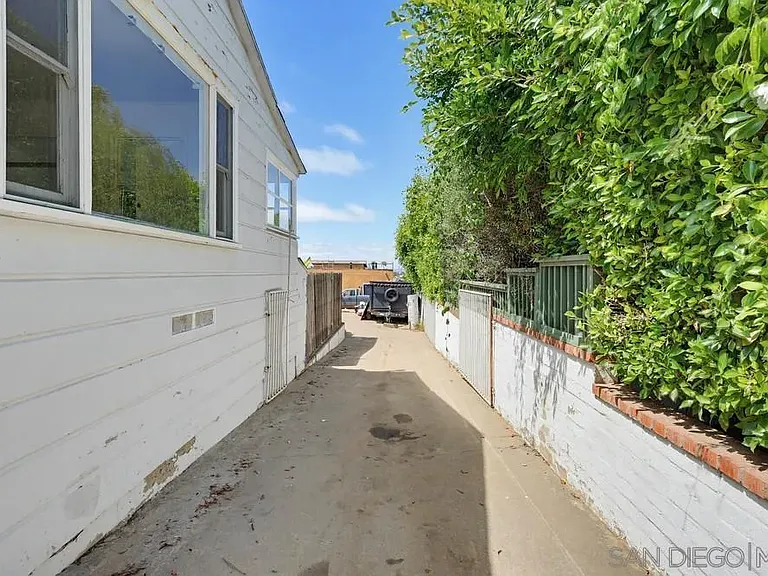 3328 Harbor View Dr — Photo 26