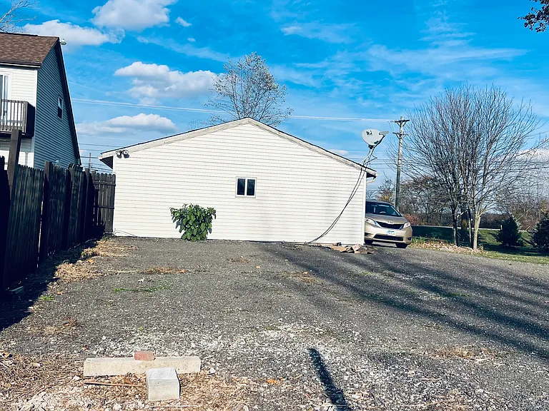 9215 Industrial Pkwy — Photo 27