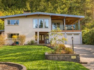 257 Bayview Rd, Lions Bay, BC V0N 2E0