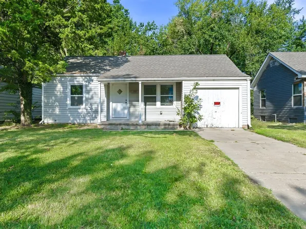 1127 S Minnesota Dr, Wichita, KS 67211