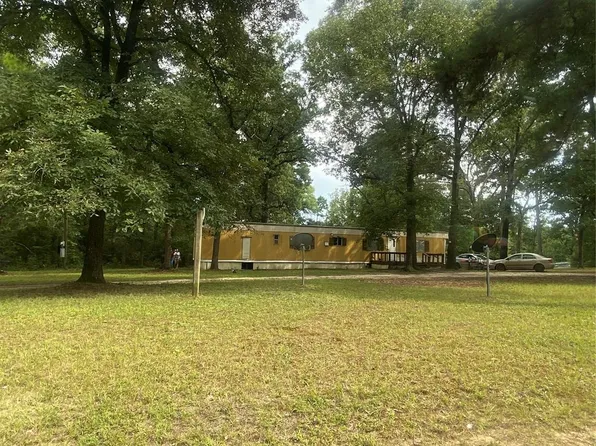 137 Camp Dr, Trinity, TX 75862