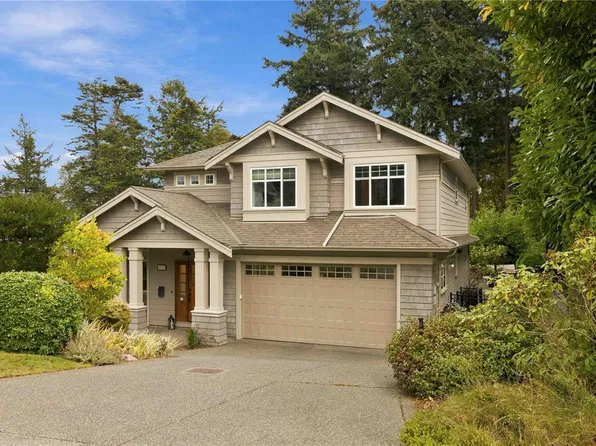 4529 Seawood Ter, Saanich, BC V8N 3W1