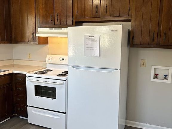 5th image of 1702 Olive St #A