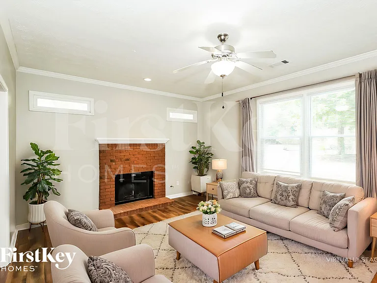 1717 Taylor Ave — Photo 4