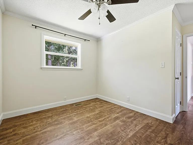 241 Hiawatha Cir — Photo 18