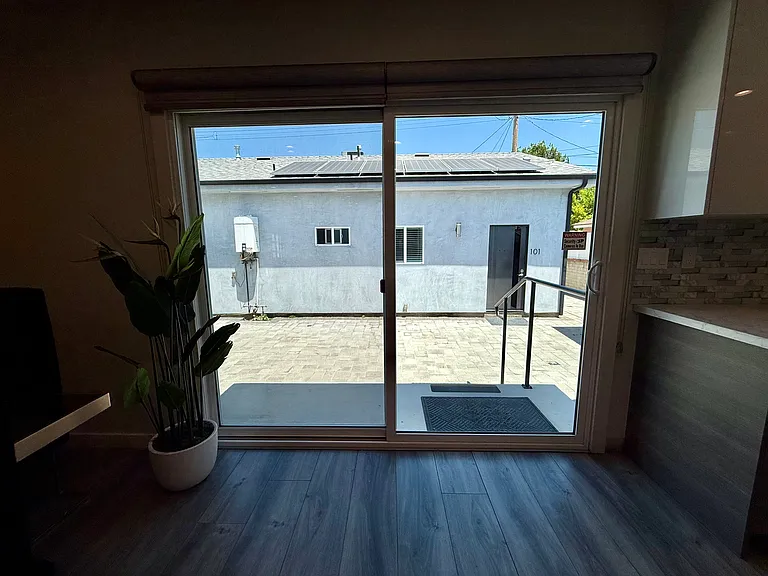 2428 N Lincoln St — Photo 33