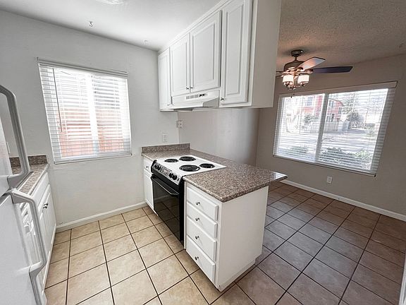 2nd image of 615 24th St APT 2