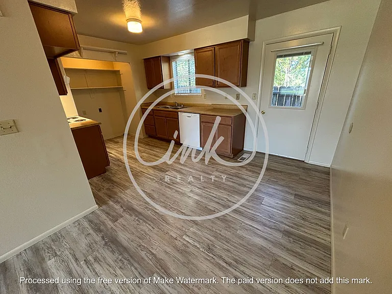 1410 Douglas Ave #6 — Photo 6