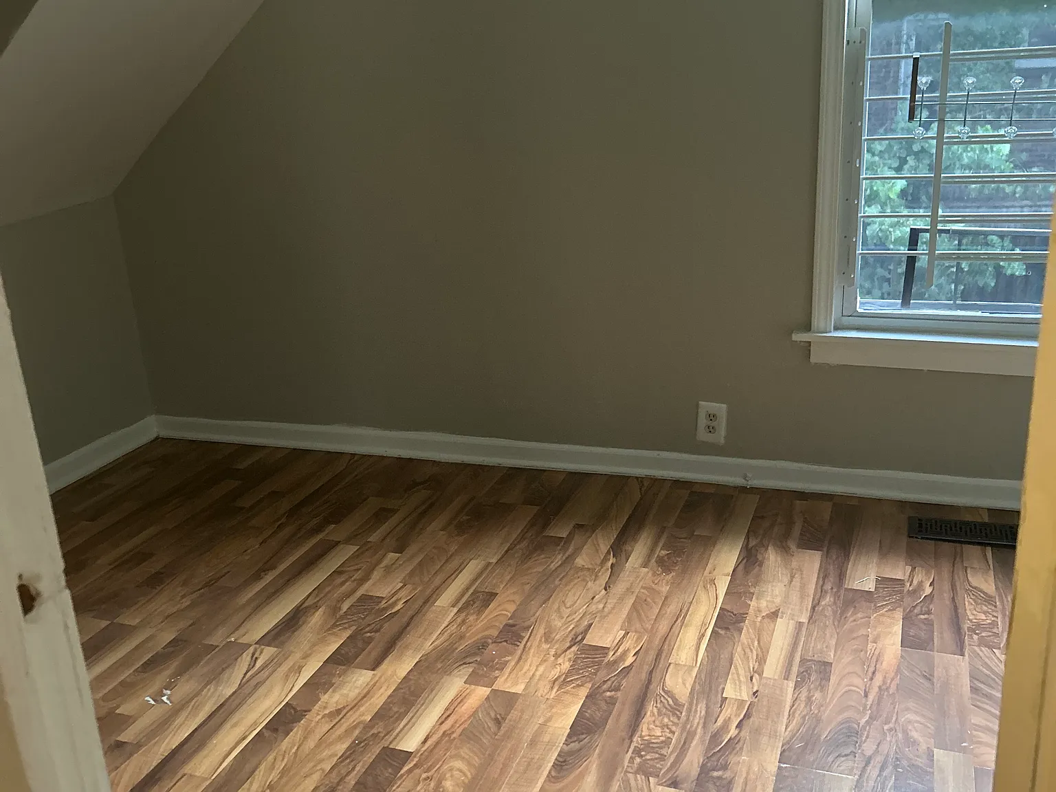 3 bed, $1,500 — Photo 2