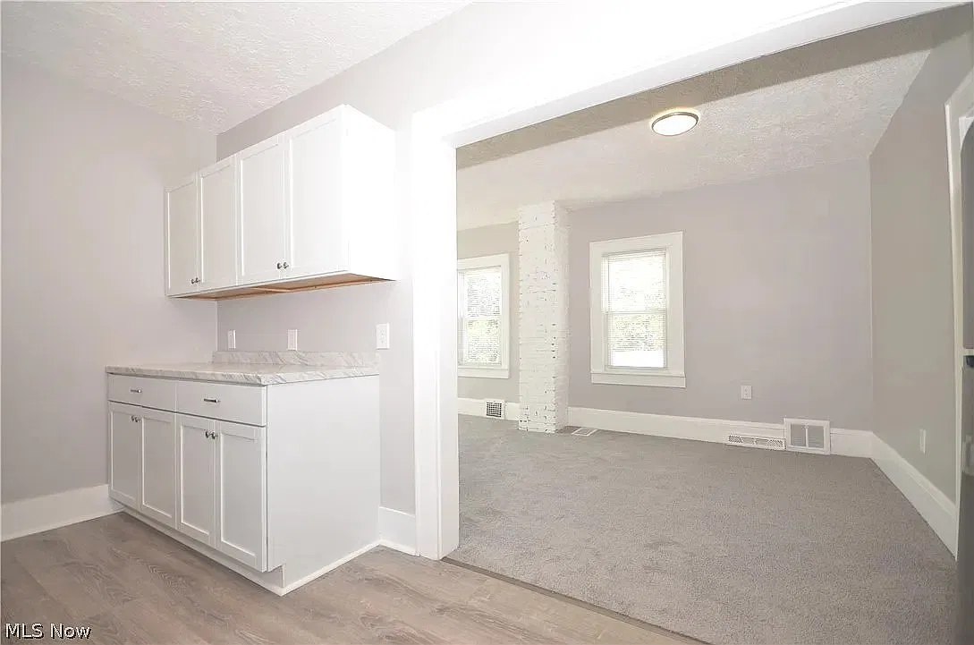 2 bed, 850 sqft, $1,200 — Photo 3