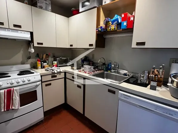 448 Park Dr, Boston, MA