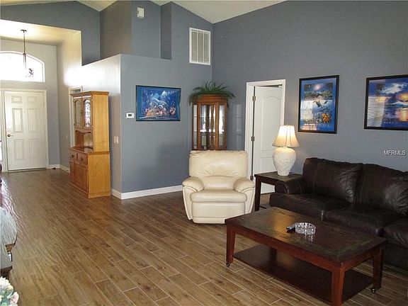 4th image of 3845 Judson Dr