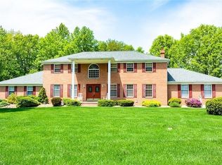 11000 Deer Run Dr, Grafton, OH 44044