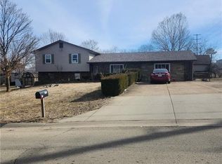 702 S Cowling St, Desloge, MO