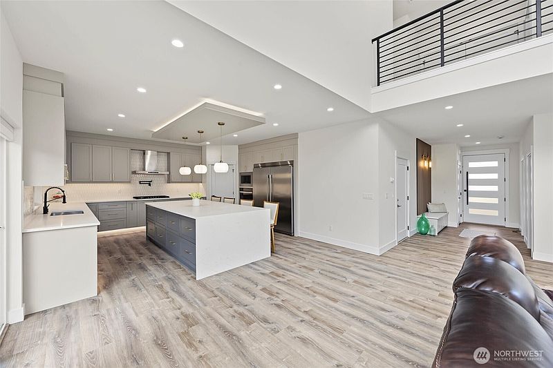 3rd image of 8560 Siena Court
