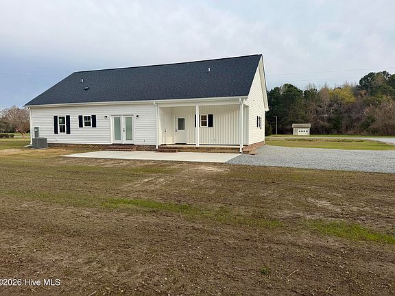 3rd image of 543 Maude Road