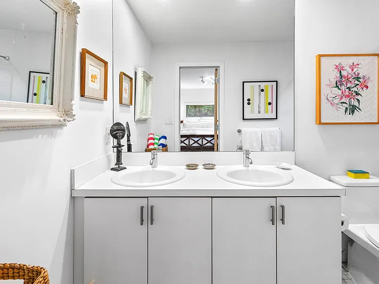 10 Whale Rock Ln — Photo 14