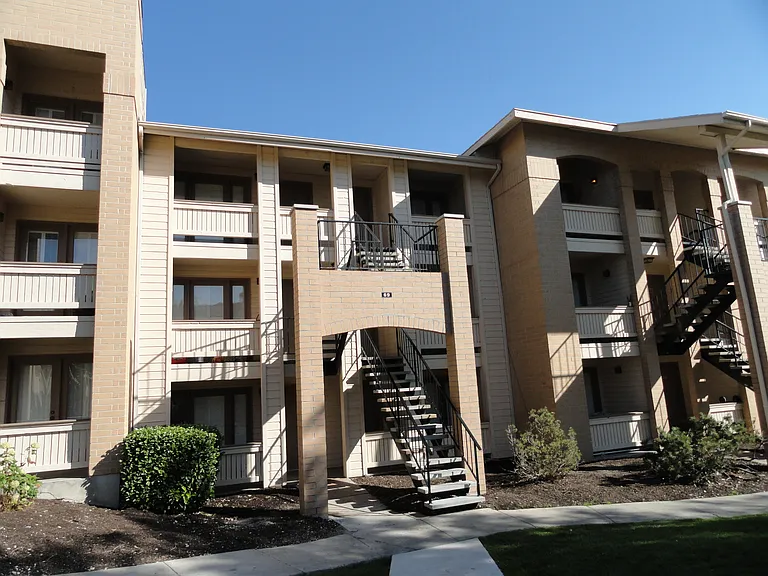 Lost Creek Apartments — Photo 24