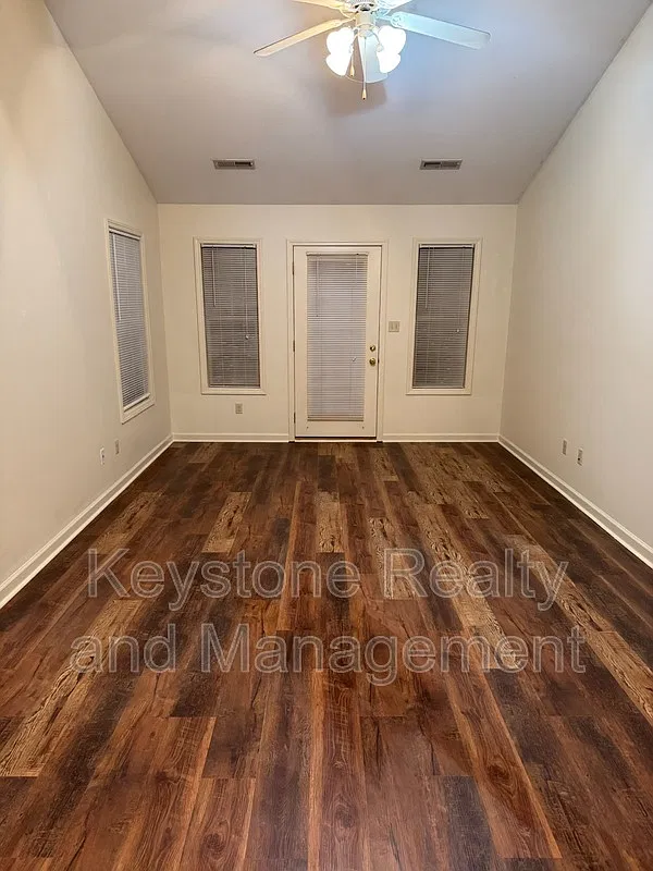 2 bed, 2.0 bath, 1080 sqft, $1,025 — Photo 2